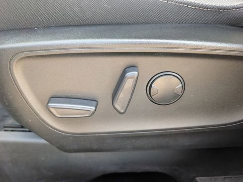 Used 2022 Ford Escape SE w/ SE Sport Appearance Package FWD image 24