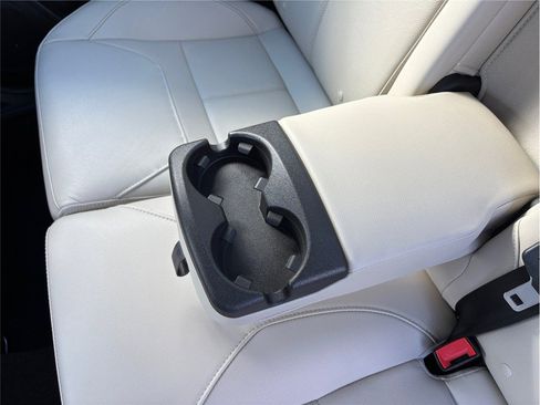 Used 2018 Ford Focus Titanium image 37