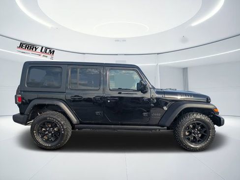 Used 2022 Jeep Wrangler Unlimited Sport image 2