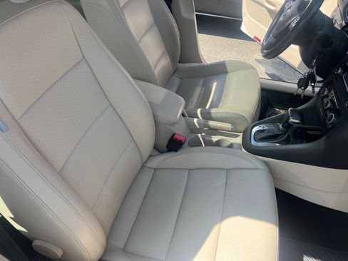 Used 2010 Volkswagen Jetta TDI image 19