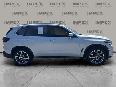 Used 2022 BMW X5 xDrive45e w/ Luxury Seating Package image 6