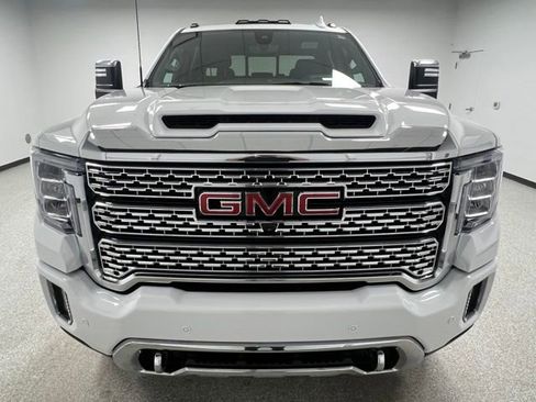 Used 2022 GMC Sierra 3500 Denali w/ Denali Ultimate Package AWD/4WD image 3