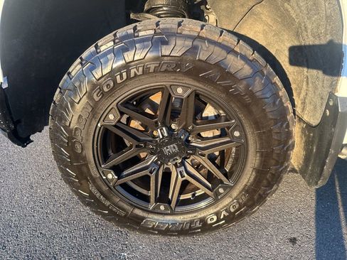 Used 2020 Chevrolet Silverado 1500 Custom Trail Boss w/ Custom Convenience Package image 11