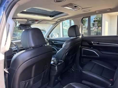 Certified 2023 Kia Telluride S w/ S Sunroof Package AWD/4WD image 19