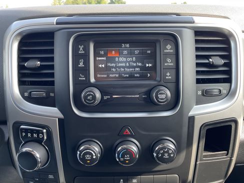Used 2020 RAM 1500 Classic SLT image 5