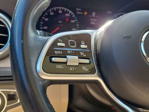 Certified 2022 Mercedes-Benz GLC 300 image 30