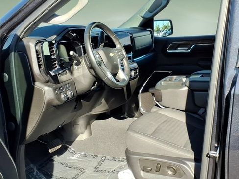 Used 2023 Chevrolet Silverado 1500 LT AWD/4WD image 11