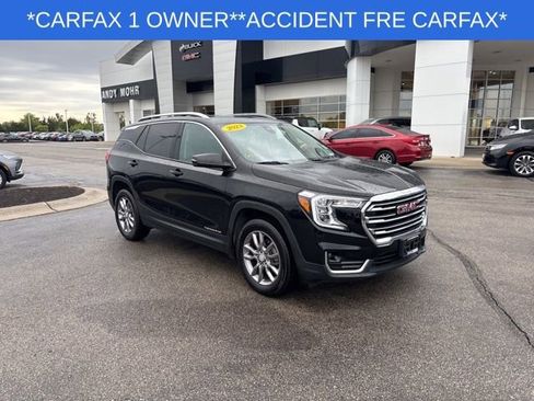Used 2023 GMC Terrain SLT image 2