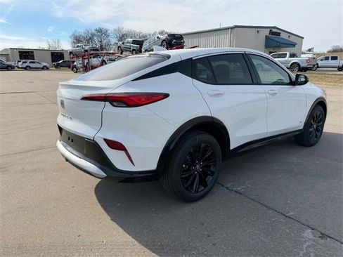 New 2026 Buick Envista Sport Touring image 3