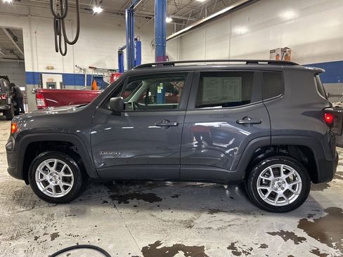 Used 2022 Jeep Renegade Latitude w/ Sun/Sound Group image 6