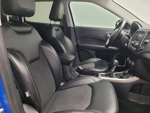 Used 2018 Jeep Compass Latitude w/ Cold Weather Group AWD/4WD image 21