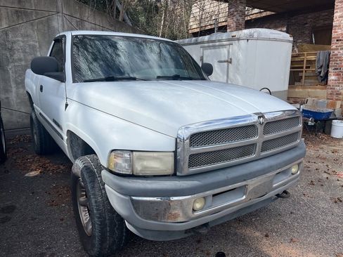 Used 2001 Dodge Ram 1500 Truck ST image 1