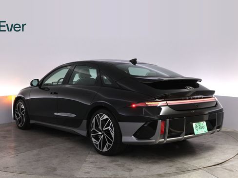 Used 2024 Hyundai Ioniq 6 Limited RWD image 17