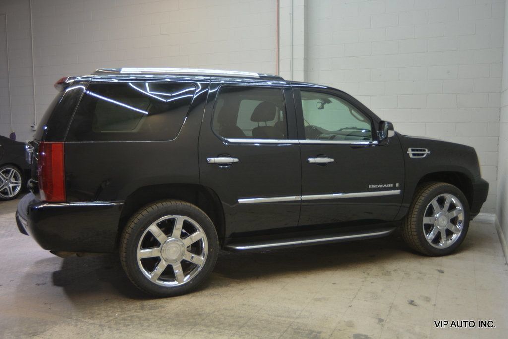 Used 2007 Cadillac Escalade AWD w/ Climate Package image 4