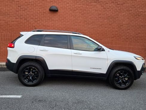 Used 2016 Jeep Cherokee Trailhawk w/ Comfort/Convenience Group image 2