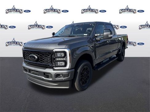 New 2026 Ford F250 Lariat w/ Black Appearance Package image 3
