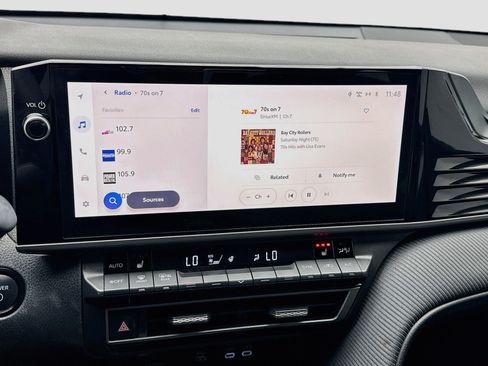 Used 2025 Toyota Camry SE w/ Multimedia Upgrade Package FWD image 11