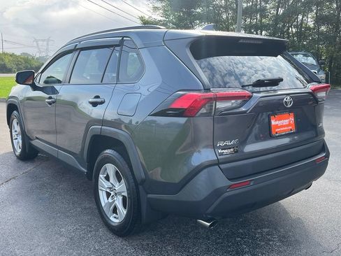 Used 2019 Toyota RAV4 XLE w/ Convenience Package FWD image 7