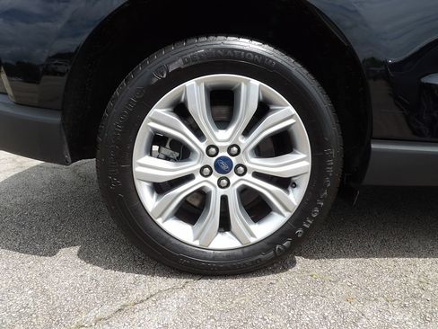 Used 2022 Ford Edge Titanium w/ Cargo Accessory Package AWD/4WD image 9