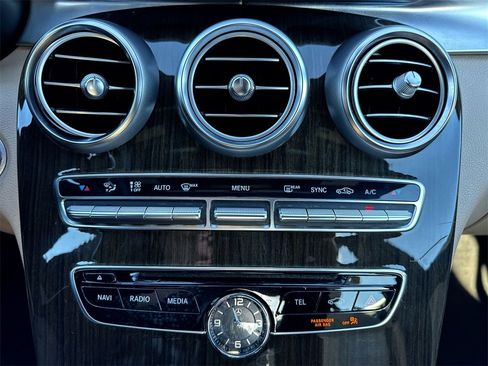 Used 2018 Mercedes-Benz C 300 4MATIC Sedan image 18