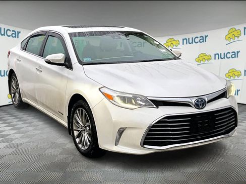 Used 2018 Toyota Avalon Limited image 1