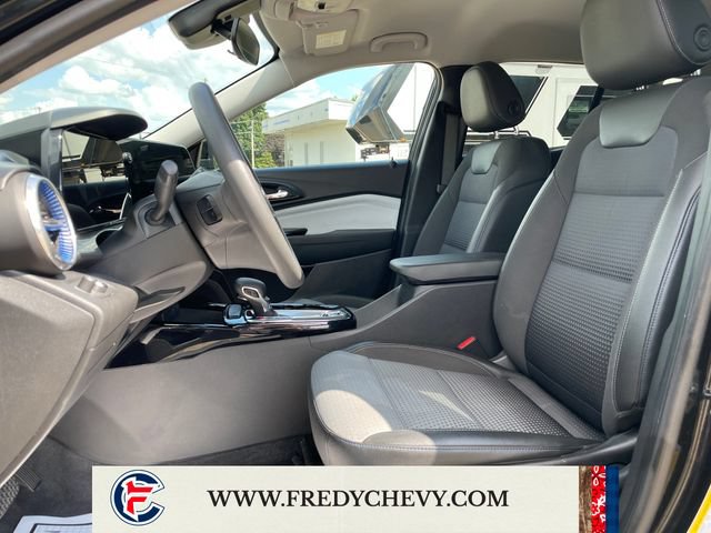 Used 2025 Chevrolet Trax LT FWD image 10