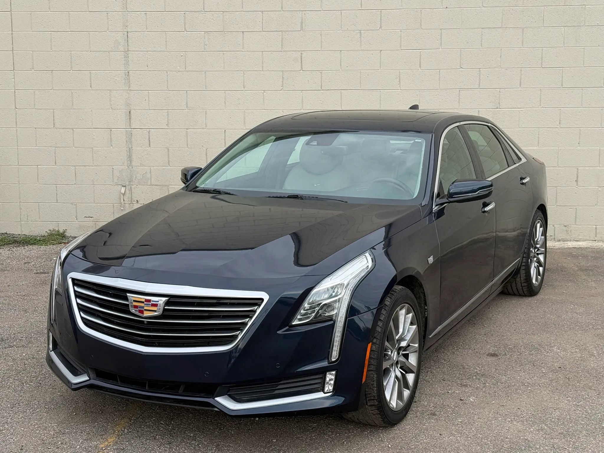 Used 2018 Cadillac CT6 Luxury AWD/4WD image 2