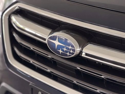 Used 2018 Subaru Outback 2.5i Limited AWD/4WD image 9