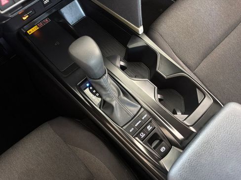 Used 2025 Toyota Camry LE w/ Convenience Package image 26