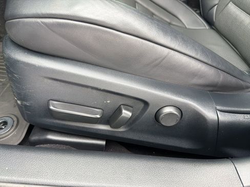 Used 2019 Lexus IS 350 AWD image 12