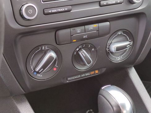 Used 2013 Volkswagen Jetta SE image 22