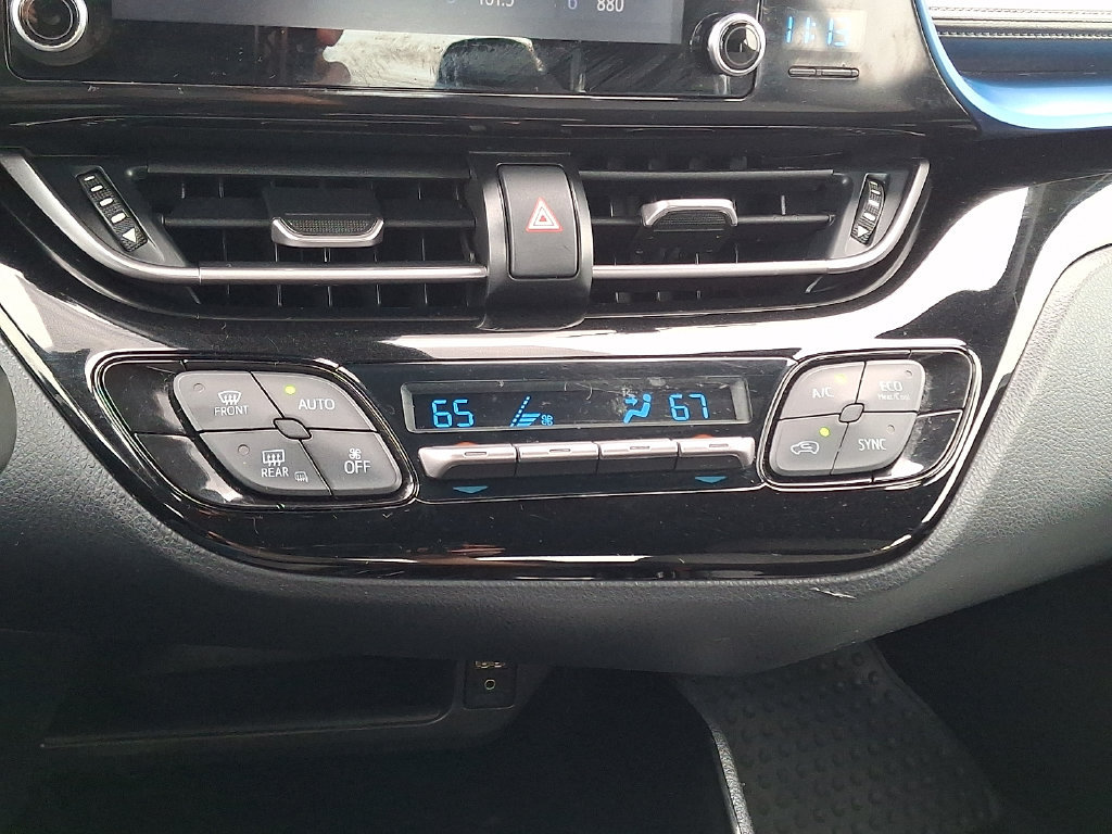 Used 2019 Toyota C-HR XLE FWD image 17