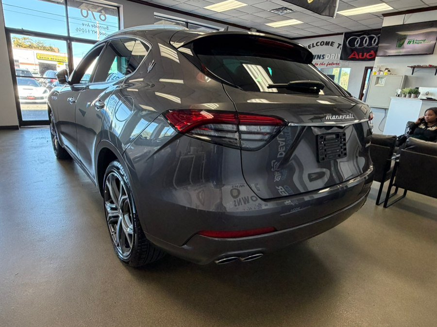 Used 2023 Maserati Levante GT AWD/4WD image 10