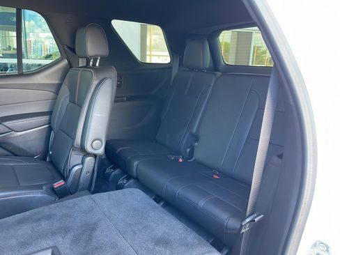 Used 2022 Chevrolet Traverse RS image 13