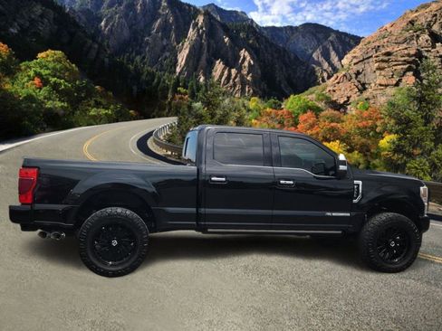 Used 2022 Ford F350 Platinum AWD/4WD image 2