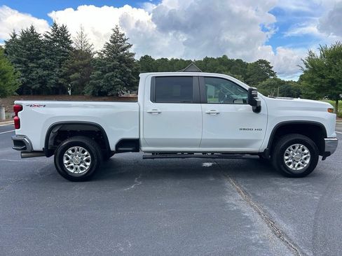 Used 2024 Chevrolet Silverado 3500 LT AWD/4WD image 25
