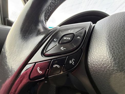 Used 2018 Toyota C-HR XLE image 21