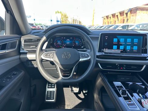 New 2026 Volkswagen Atlas Peak Edition AWD/4WD image 17