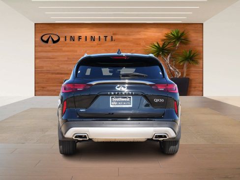 Certified 2025 INFINITI QX50 Luxe image 6