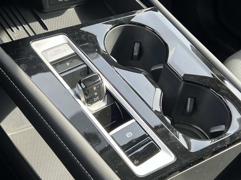 New 2026 Volkswagen Atlas SE image 25