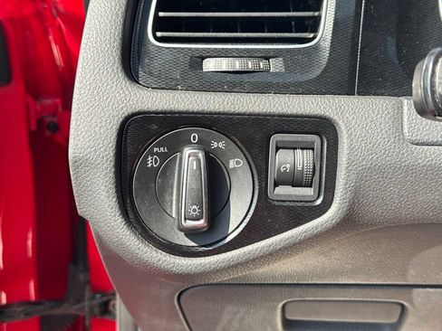 Used 2016 Volkswagen GTI S FWD image 40