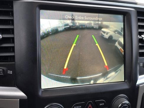 Used 2017 RAM 1500 Classic SLT w/ SLT Plus D￩cor Group image 19