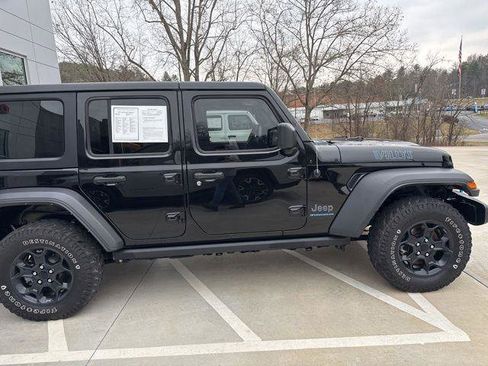 Used 2023 Jeep Wrangler Unlimited AWD/4WD image 4