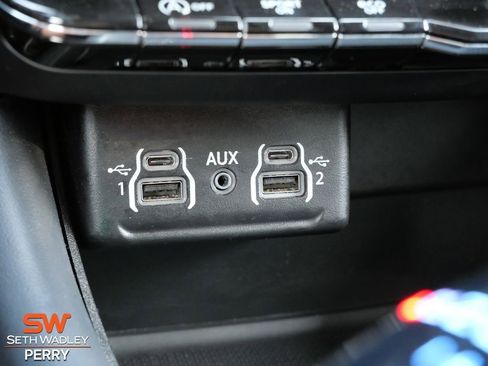 Used 2025 Dodge Durango GT AWD/4WD image 32