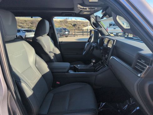 Used 2024 Lexus GX 550 w/ Accessory Package (2T) image 29