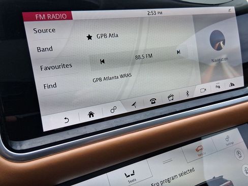 Used 2018 Land Rover Range Rover Velar R-Dynamic SE image 21