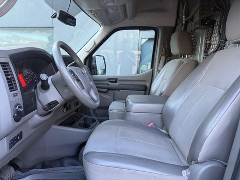 Used 2017 Nissan NV 3500 SL image 17