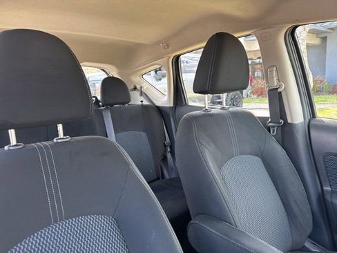 Used 2017 Nissan Versa Note SV image 12