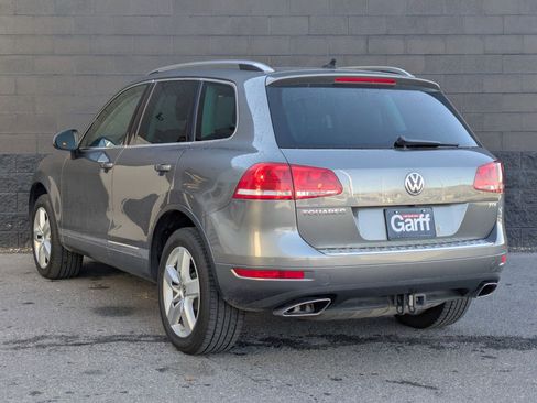 Used 2014 Volkswagen Touareg TDI image 7