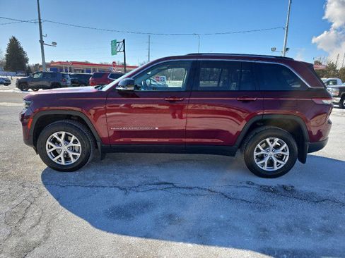 Used 2022 Jeep Grand Cherokee Limited image 5